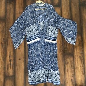 August’s the label kimono